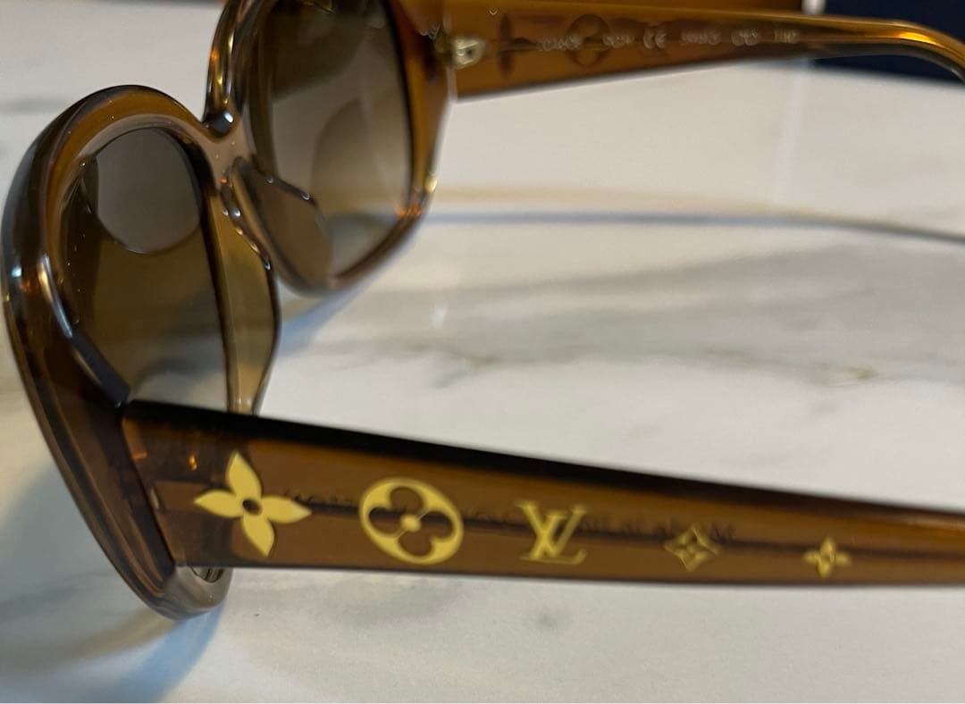 【HMMH7です】ヴィトンサングラス　正規品　取り扱い説明書あり