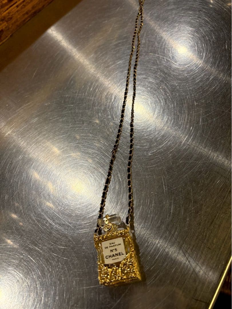 CHANEL N°5 ネックレス型香水