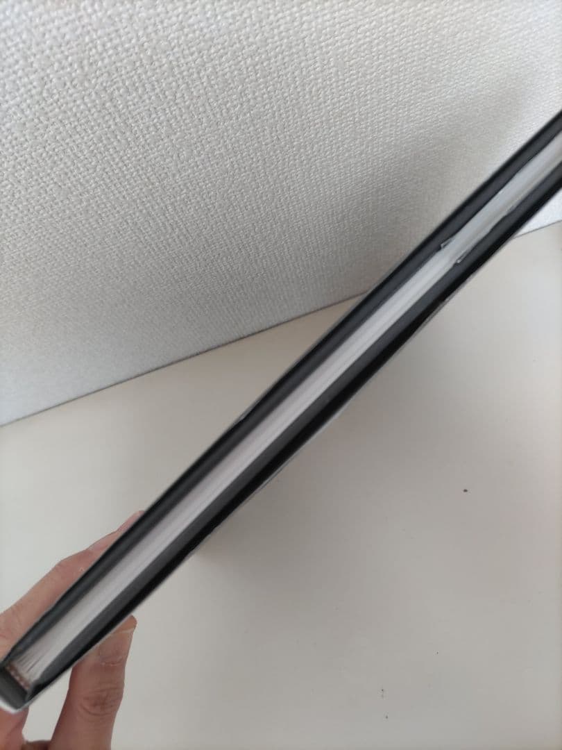 A WHISPERING OF DOLLS　アンティークドール写真集