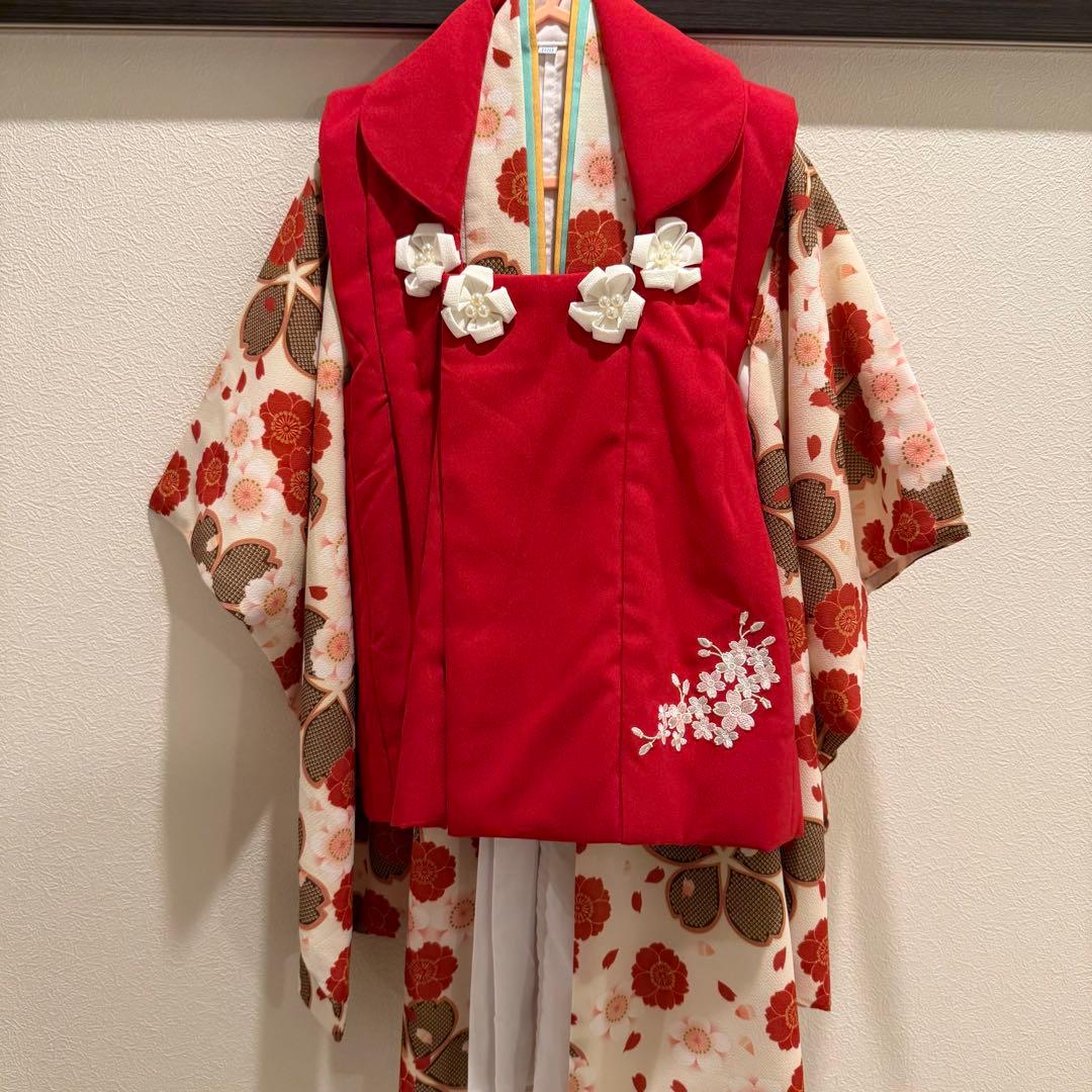 値下げ★赤と白の花柄 被布着 スリッポン 髪飾りセット 七五三 女の子 三歳