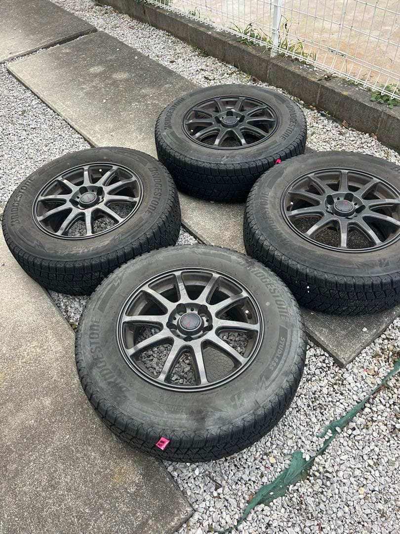ブリヂストン スタッドレスタイヤ ホイールセット215/70R16デリカd5