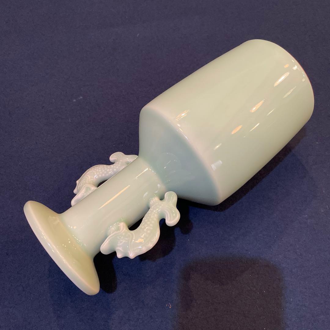 「平戸焼」青磁 【横石 嘉助】(作)の『鯱耳(シャチミミ)花瓶』共箱※美品　花入