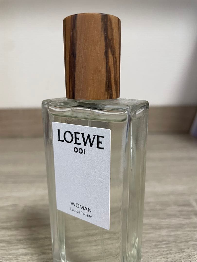 LOEWE 001 WOMAN オードトワレ