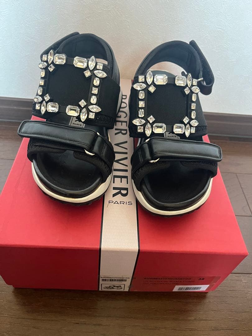 mii Roger Vivier ブラックスポーツサンダル