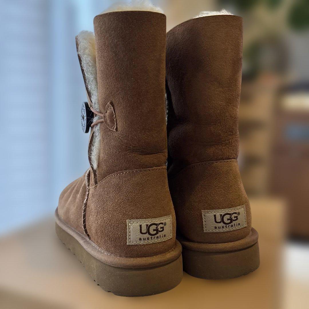 未使用✨美品✨UGG ブラウン ムートンブーツ ボタン付き
