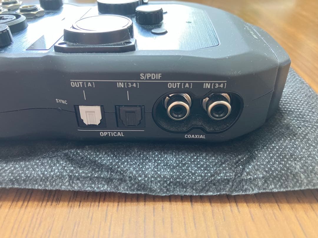 ZOOM U-44 オーディオインターフェース