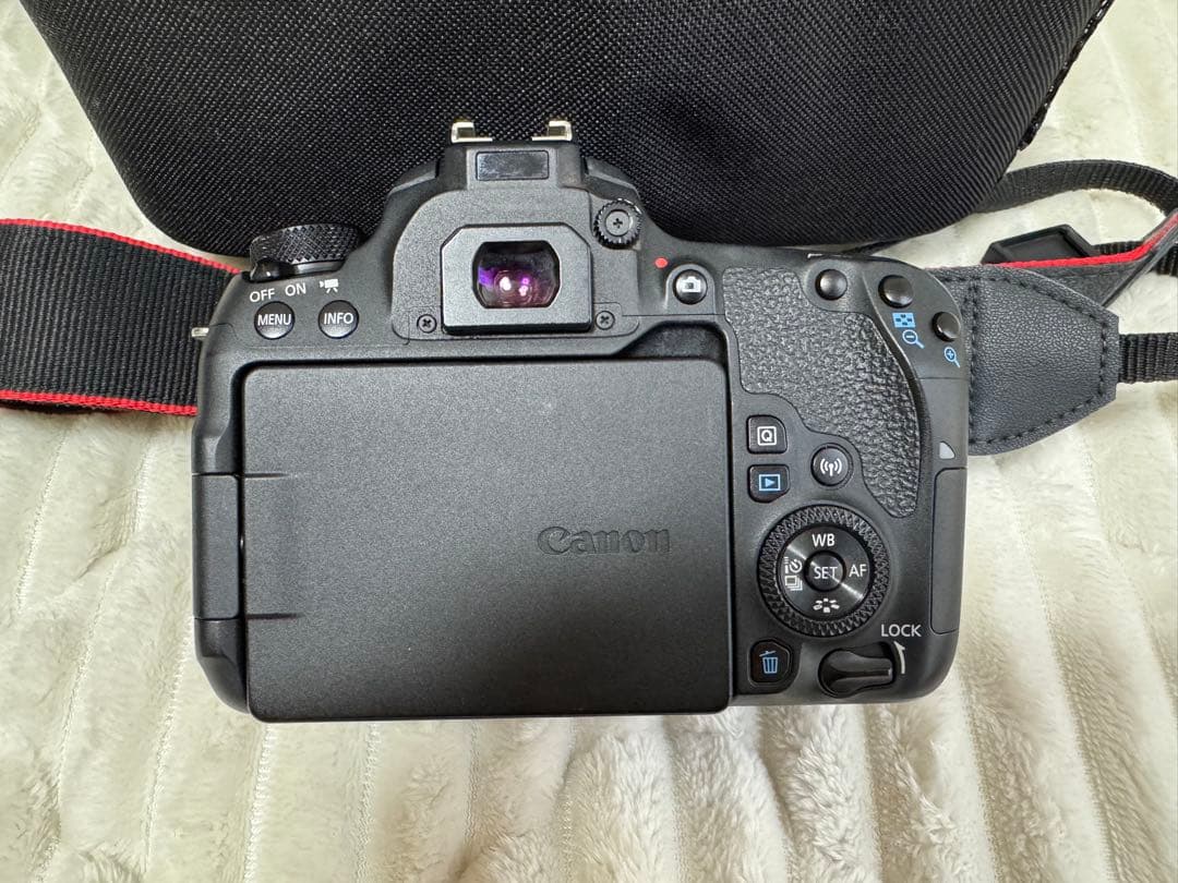 Canon EOS 9000D デジタル一眼レフ　レンズキット