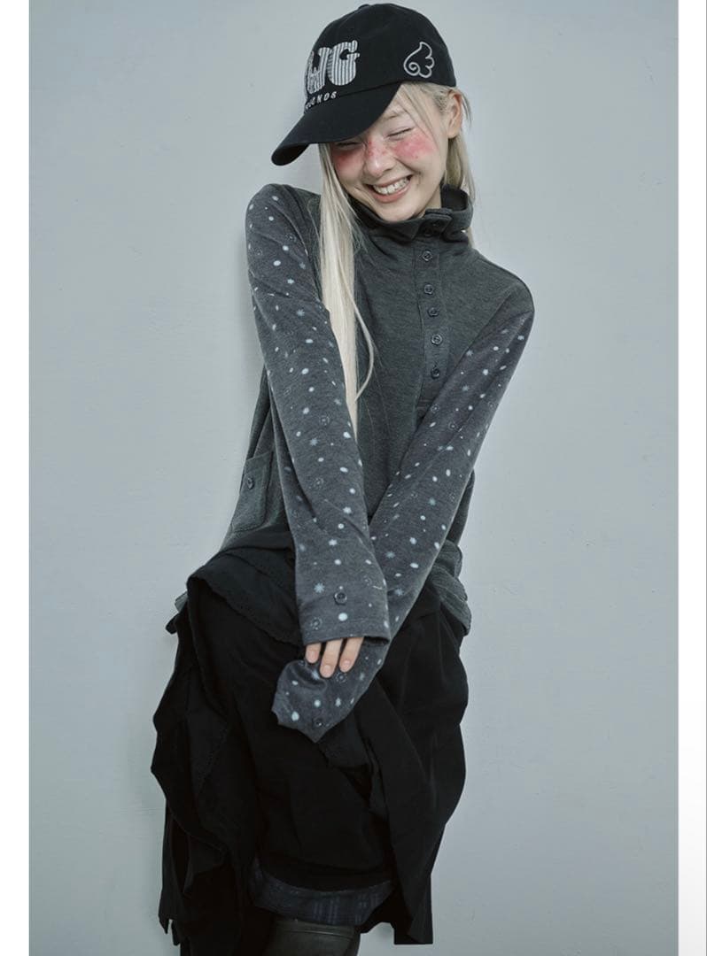 トップス HUG YOUR SKIN Flower Button Polar Top