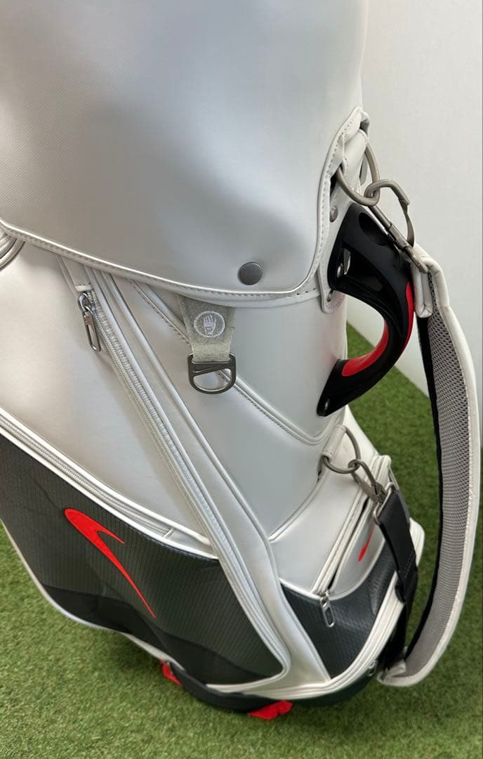 Nike ゴルフバッグ・キャディバッグ ホワイト/グレー/レッド　状態良好