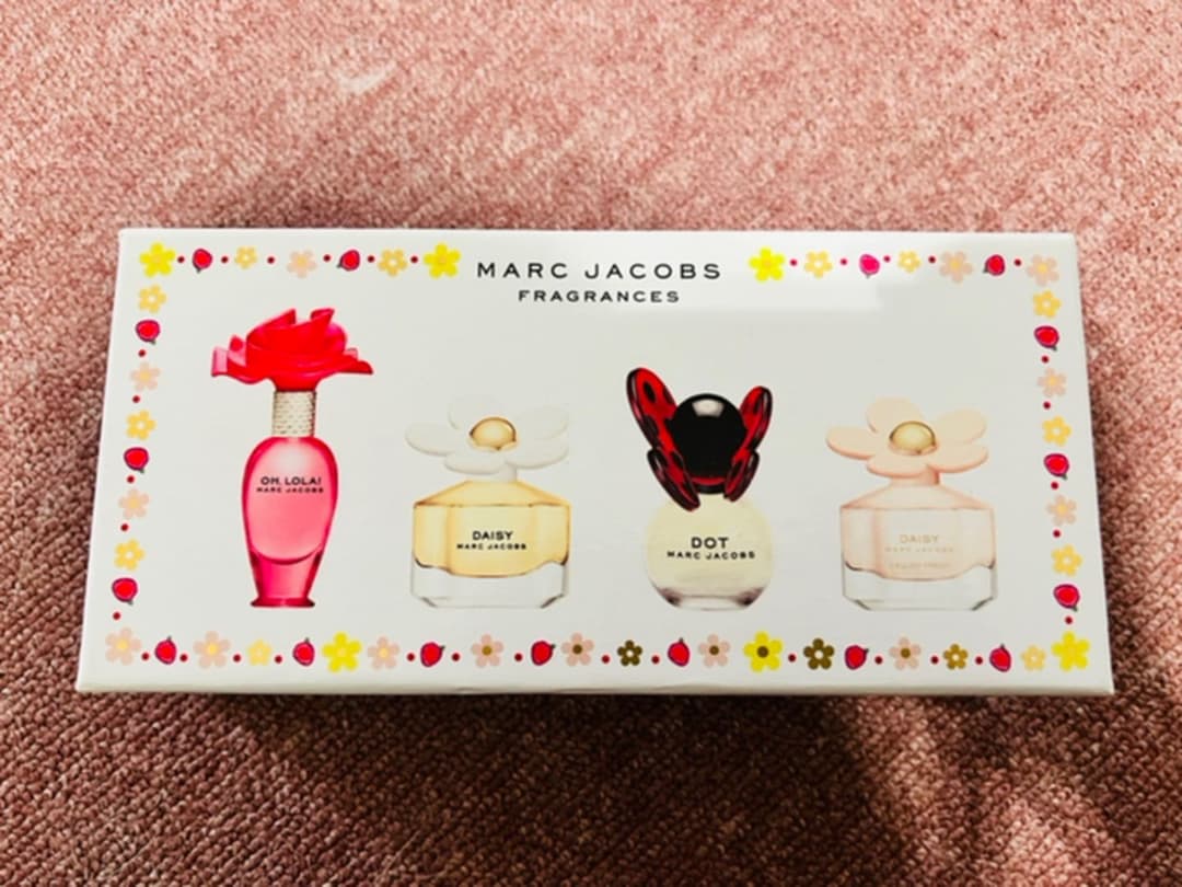 新品未使用　マーク　ジェイコブス　ミニボトル香水セット