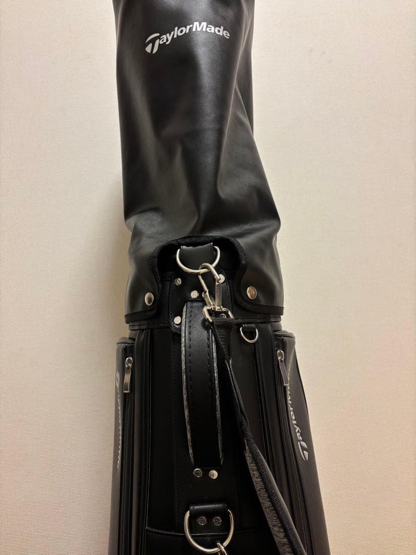 TaylorMade ブラック　キャディバッグ　キャスター付