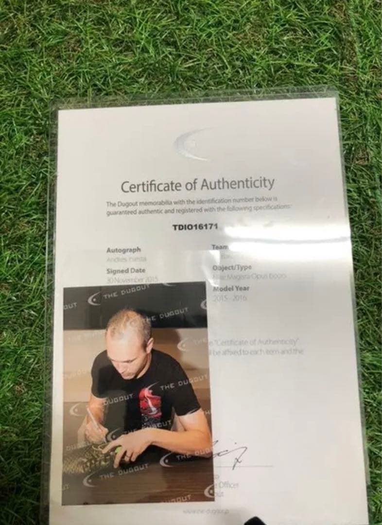 【超レア】イニエスタ選手　直筆サイン入りスパイク