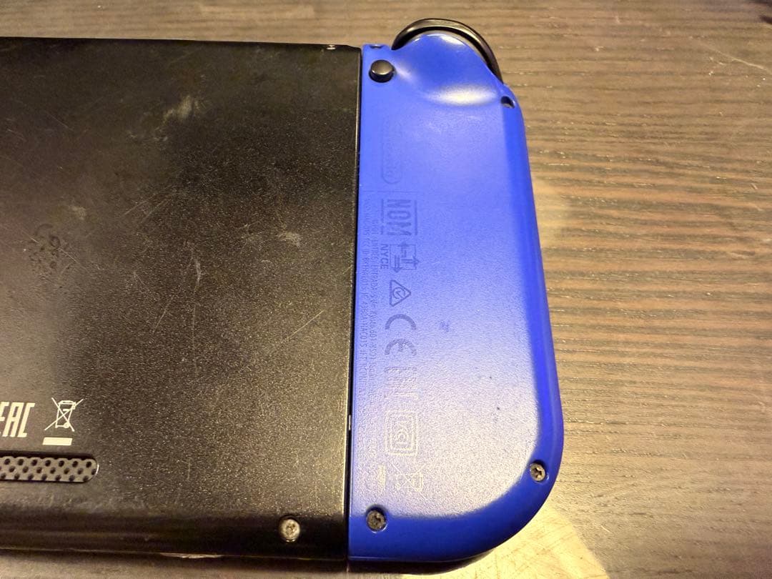 動作品 Nintendo Switch HAC-001 本体　ジョイコンx2