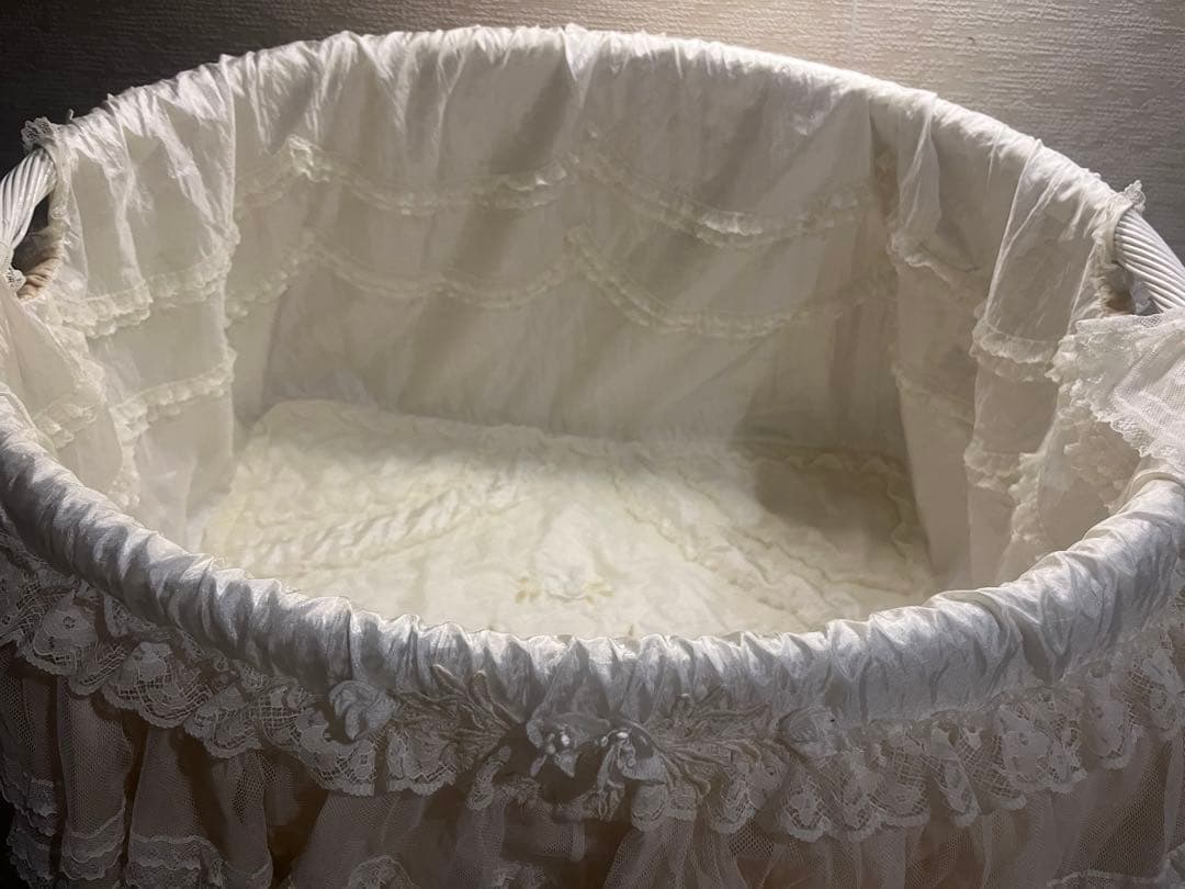 さえら　かご　フリル付きラタンバスケット