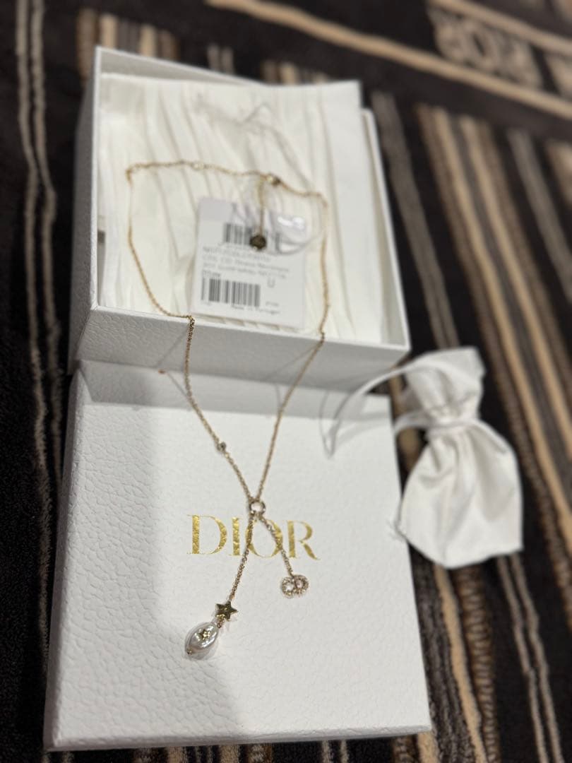 Dior ネックレス 星形チャーム付き