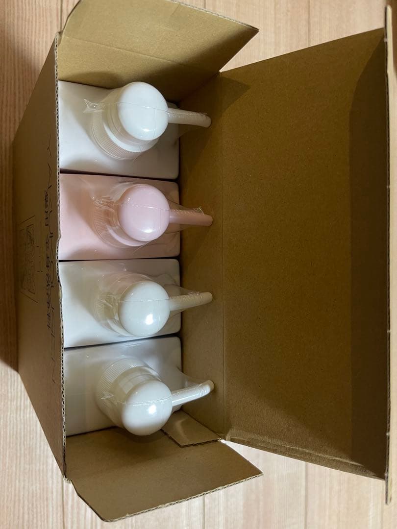 【新品未開封】薬酵泉 薬用全身洗浄料 限定カラー桜ボトル入4本セット