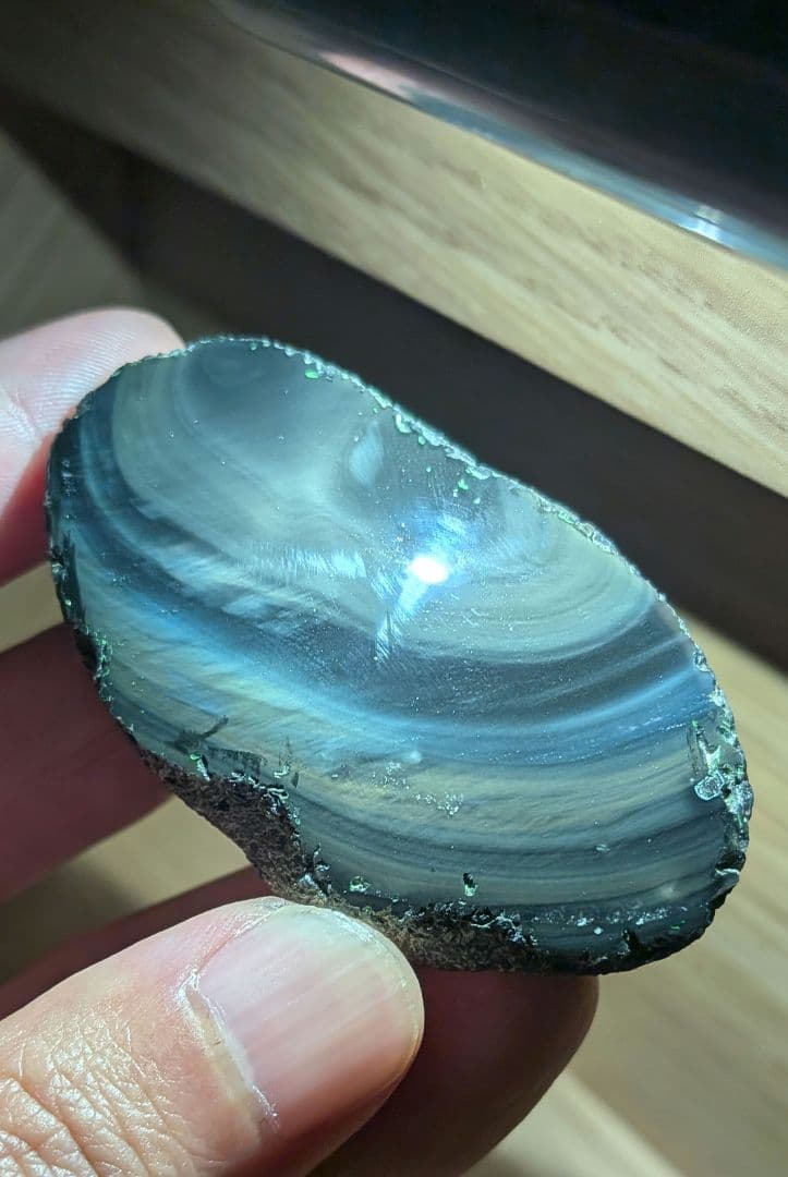 研磨品　十勝石玲瓏　イエローベースレインボーオブシディアン