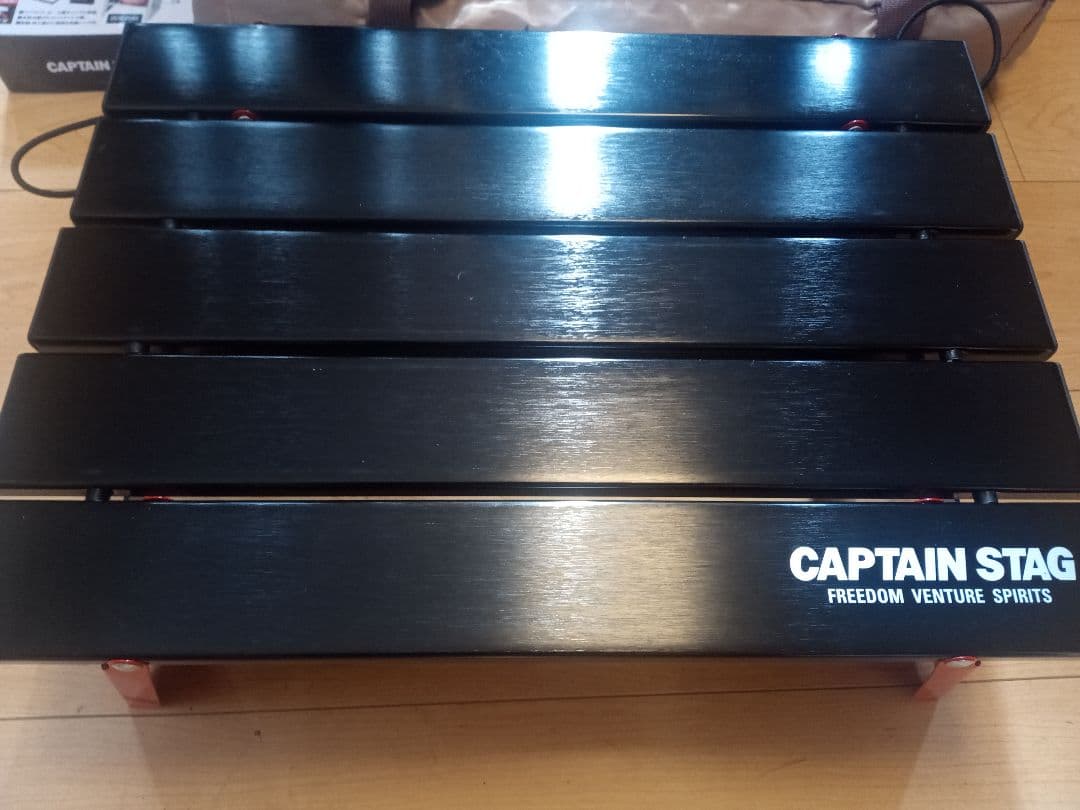 ソロキャンプにオススメの4点セットです　テントやテーブル等　新品あります