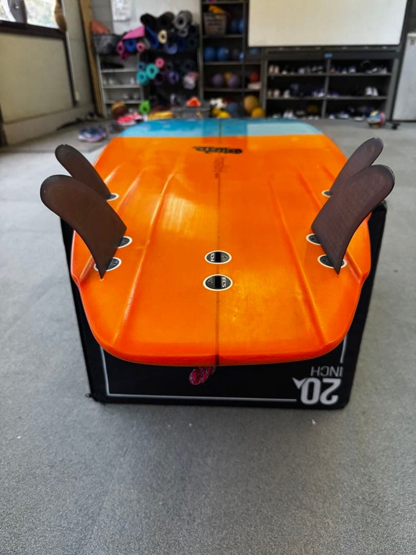 限界値下げ！　フィン付き手渡し　BREDREN DESIGN TUN 5’8