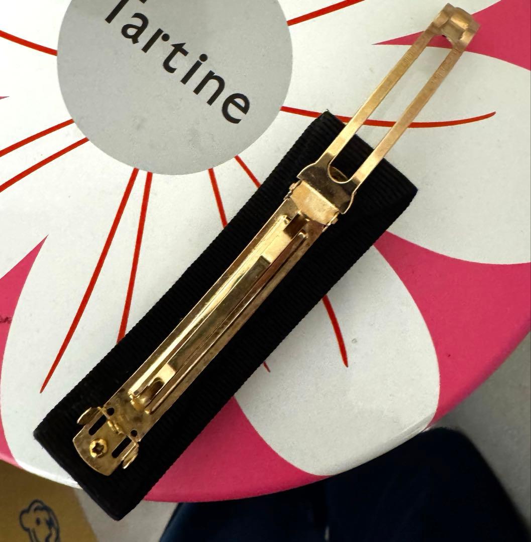 フェラガモ　ブラックリボンヘアクリップ ゴールド金具付き