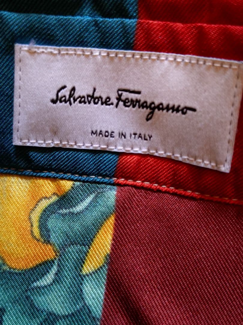 美品 Salvatore Ferragamo アシンメトリー シルク ブラウス