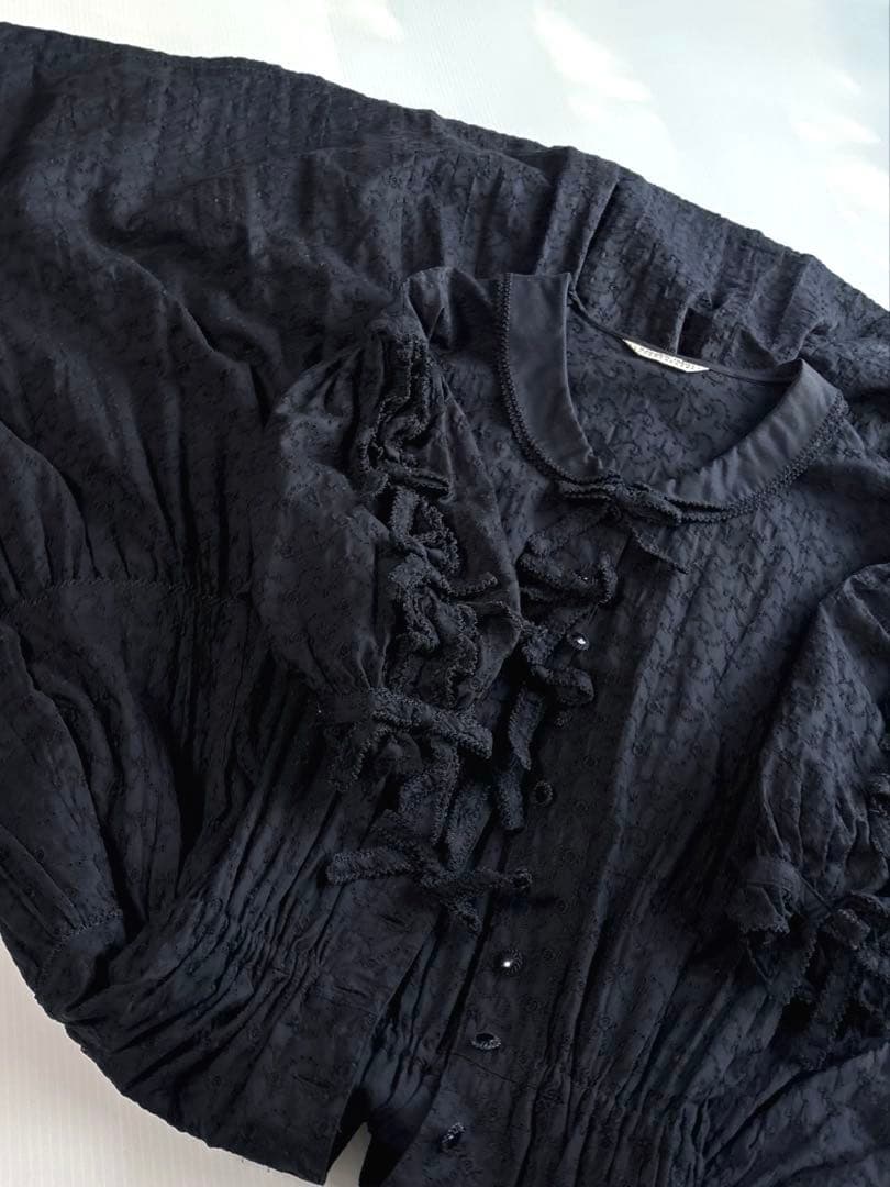 カネコイサオKANEKO ISAO コットンレース刺繍　ワンピース黒　小悪魔