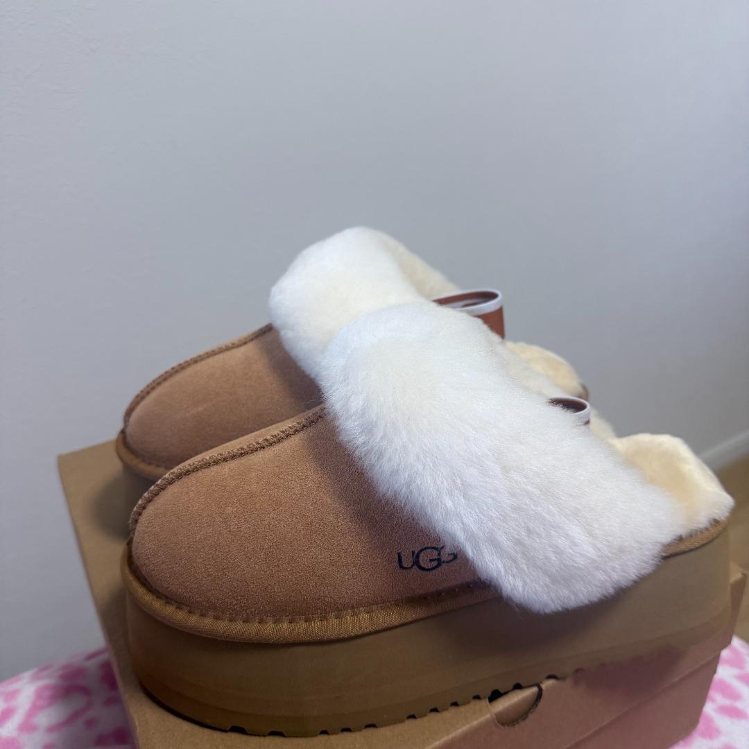 UGGレディース 厚底 ムートン サンダル チェスナット 2３.5cm