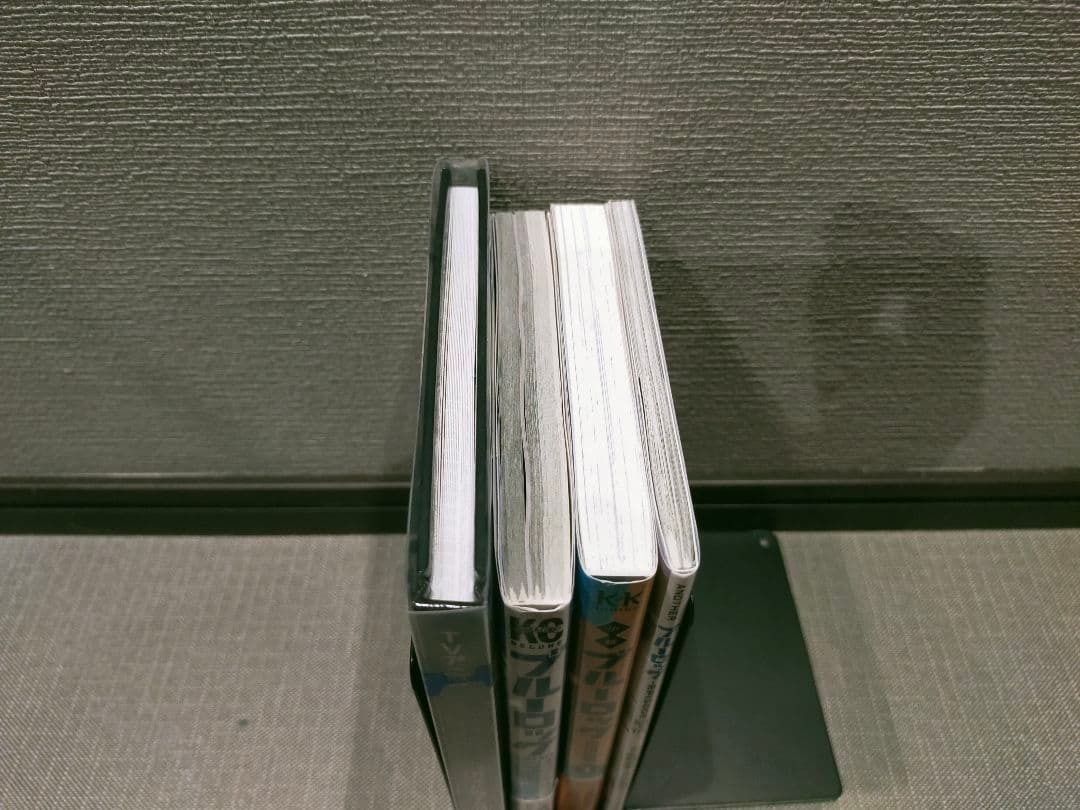 ブルーロック 全巻 1巻〜35巻 episode凪 1巻〜8巻 ガイドブック4冊