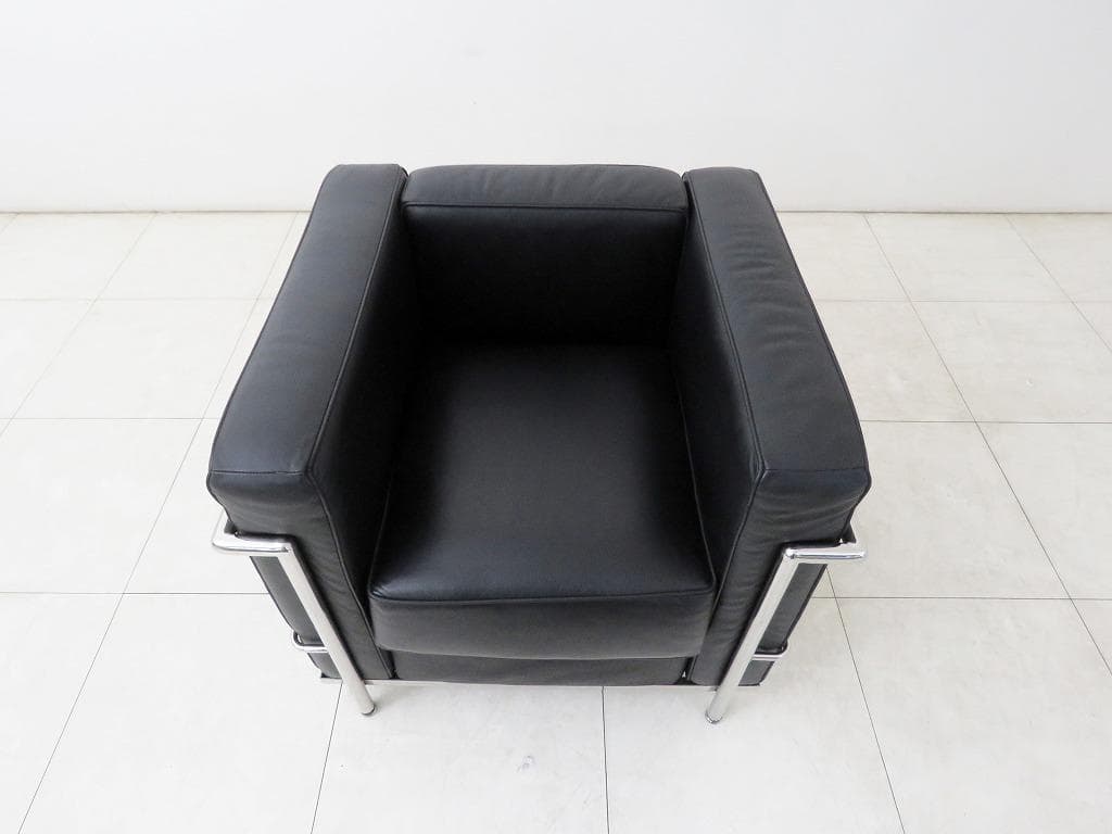 ★美品★ル・コルビュジェ LC2 シングルソファ 総本革 黒 リプロダクト ②