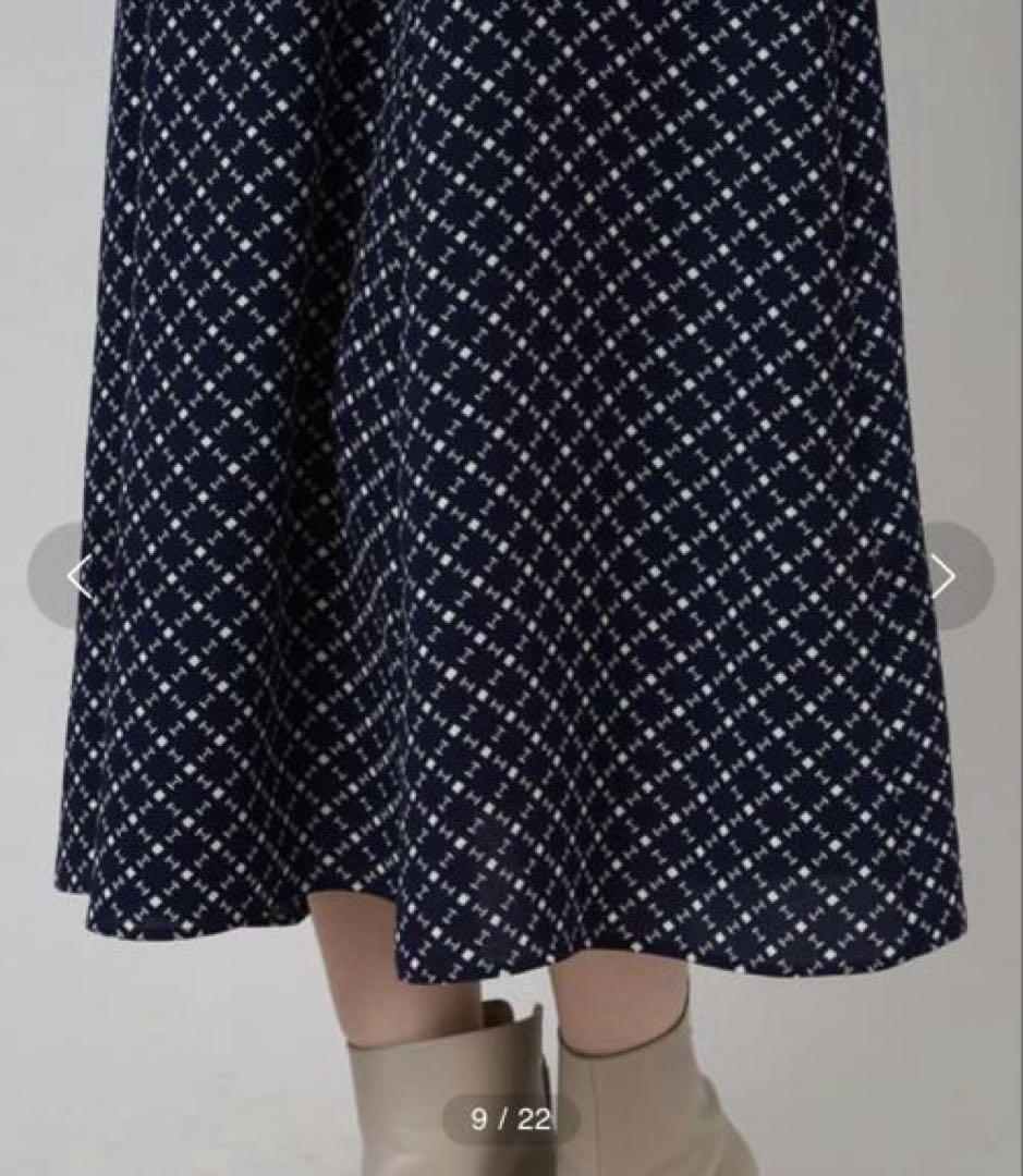 UNTITLED 【細見えが叶う】チェーン柄 プリントワンピース