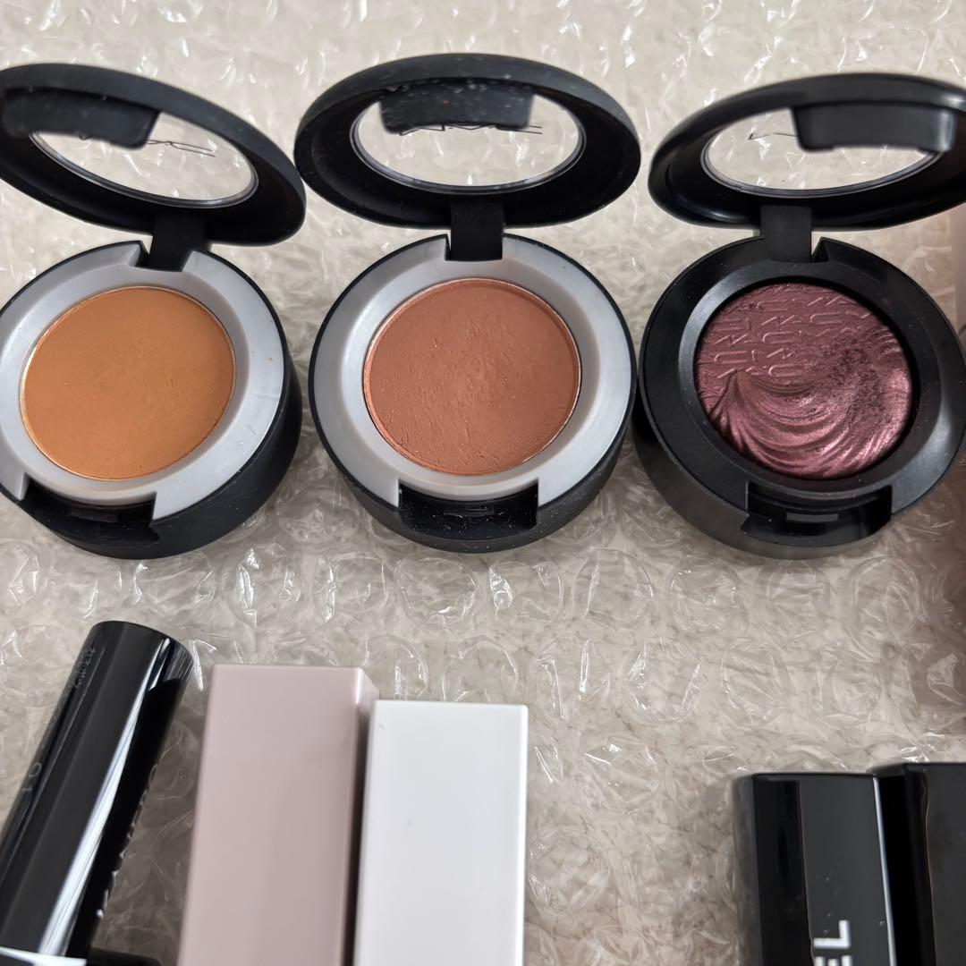 デパコスアイシャドウ、リップ、チーク等16点まとめ売り