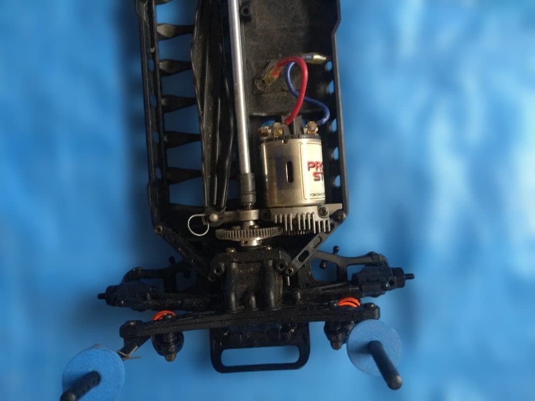 モデル名不明　ラジコン　1/10　RC　電動　シャーシのみ　中古