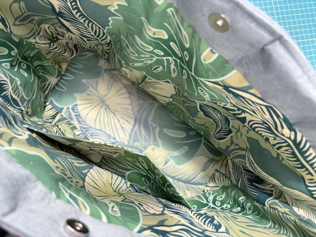 ハワイアンキルト　トートバッグ　　　　　カラフルモンステラ♡【こう】