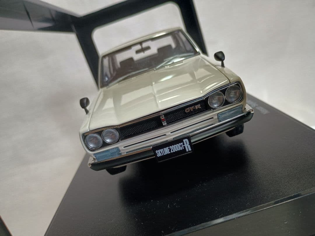 オートアート1/18 スカイラインGT-R ハコスカ