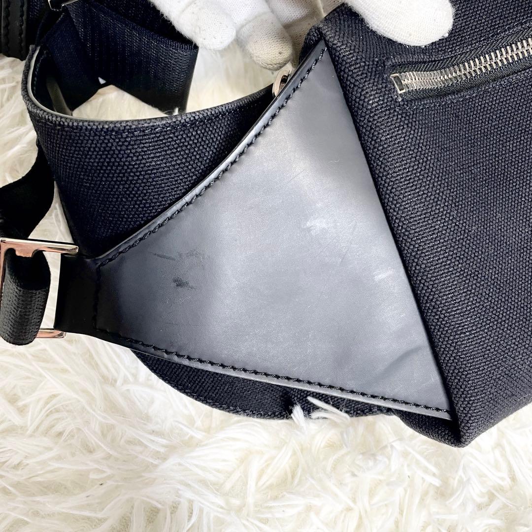 【美品】バレンシアガ ネオリフト ウエストポーチ キャンバス レザー 黒