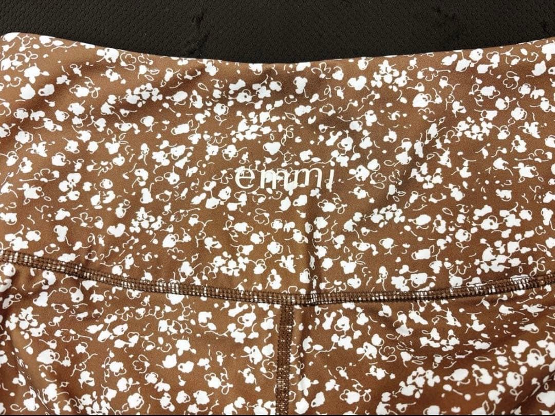 【emmi】 【未使用品】ヨガウェア レギンス&ブラトップセット ブラウン