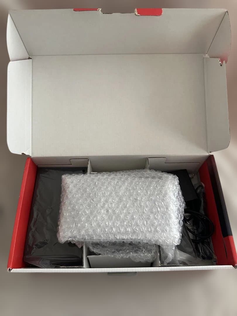 Nintendo Switch 本体 + Joy-Con（ピンク・イエロー)