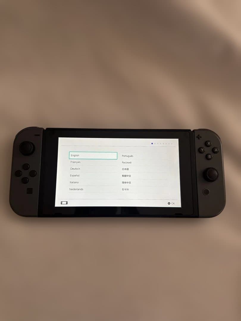 Nintendo Switch 本体 + Joy-Con（ピンク・イエロー)