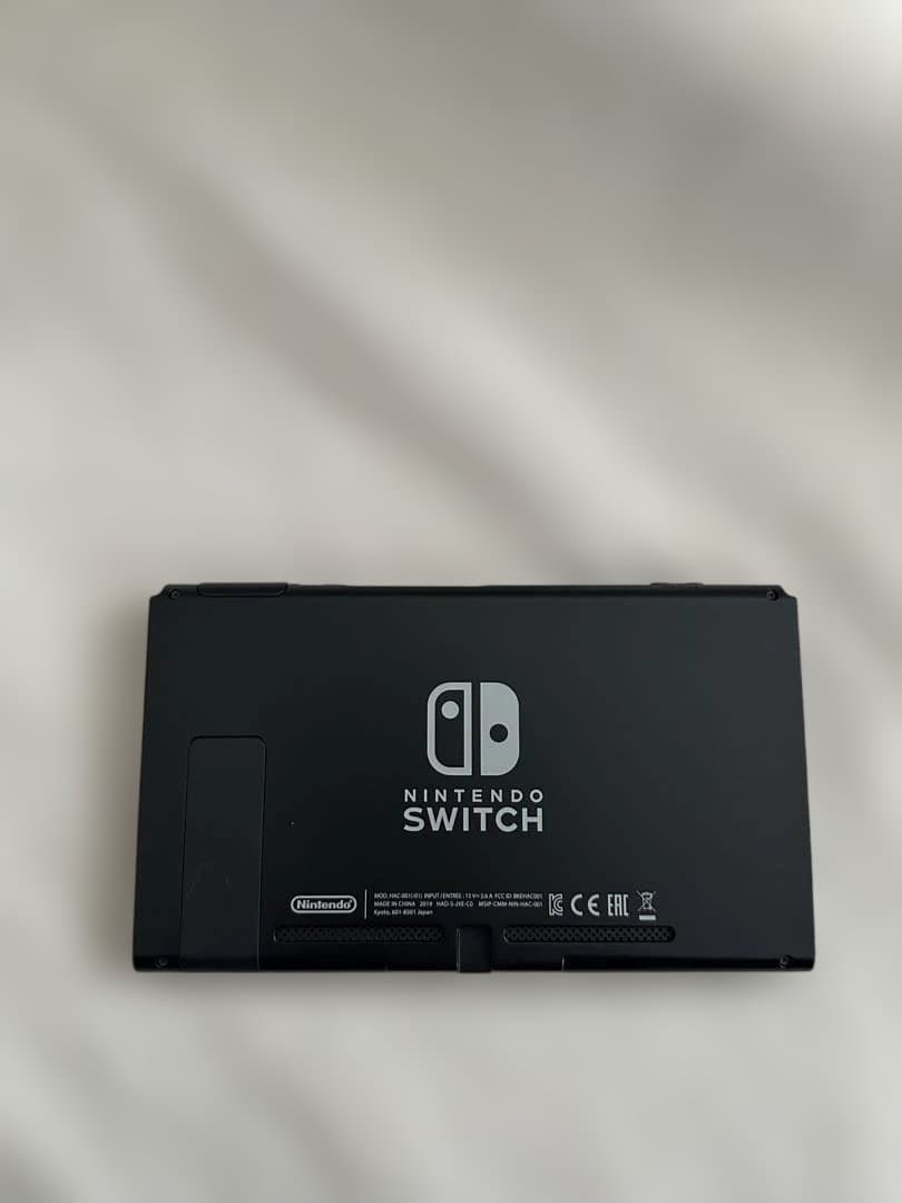 Nintendo Switch 本体 + Joy-Con（ピンク・イエロー)