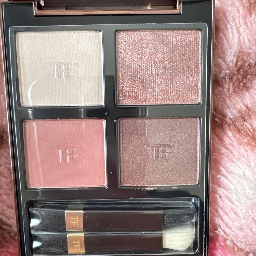 トムフォード　アイカラークォード　030 インソレントローズ