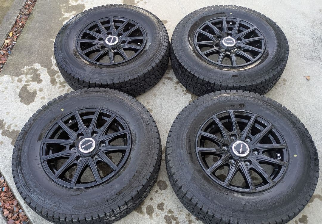 ブリジストン　スタッドレス　 195/80R15 　ハイエース