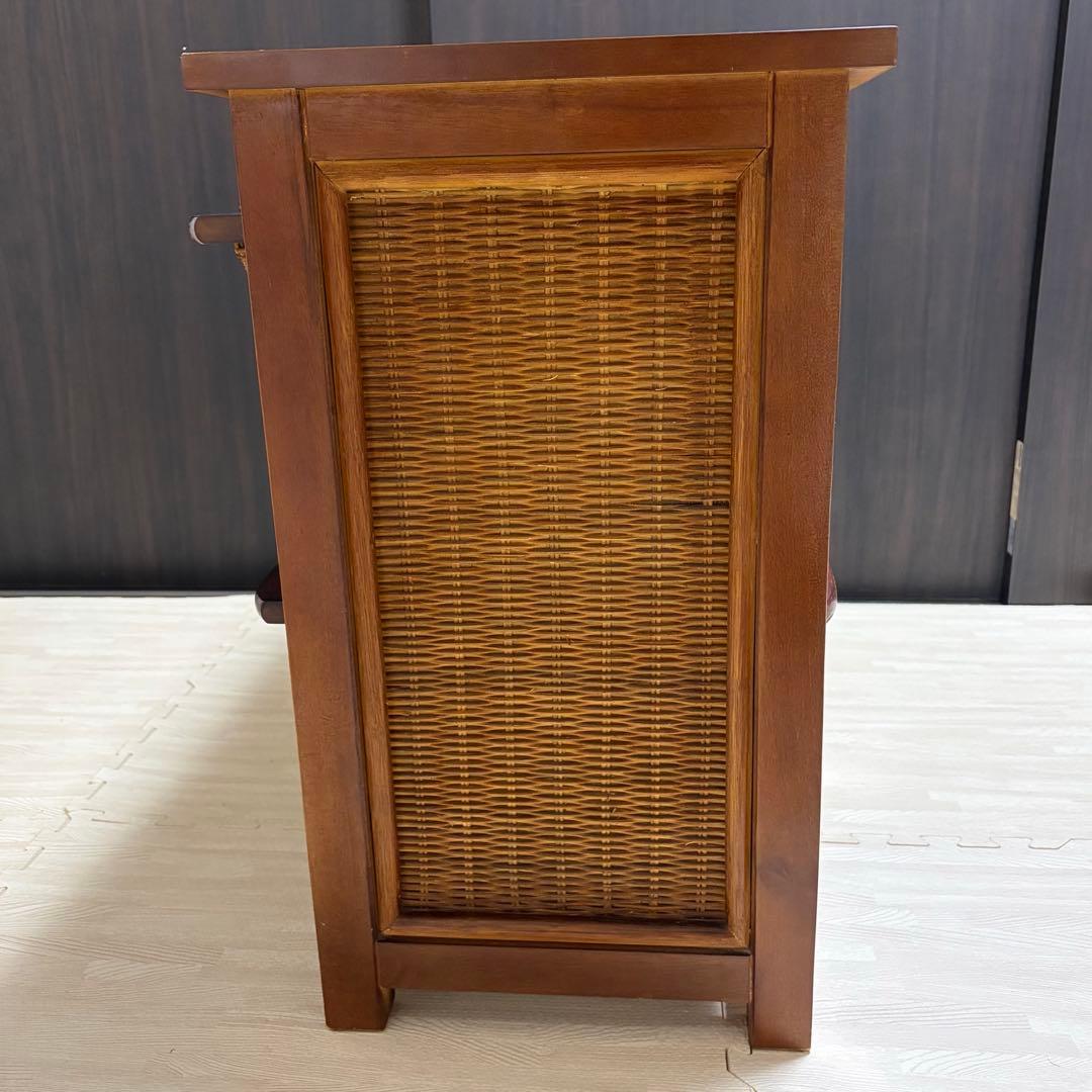 ラタンのチェスト 引き出し　カゴ　バスケット　籐製　ブラウン　バリ風家具