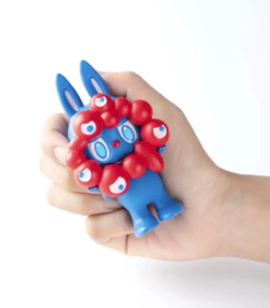 【激レア】万博限定 LABUBU MYAKU-MYAKUストラップ付 フィギュア