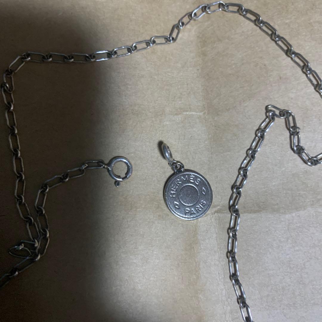 HERMES シルバー 円形チャーム シルバーチェーン付き925刻印あり