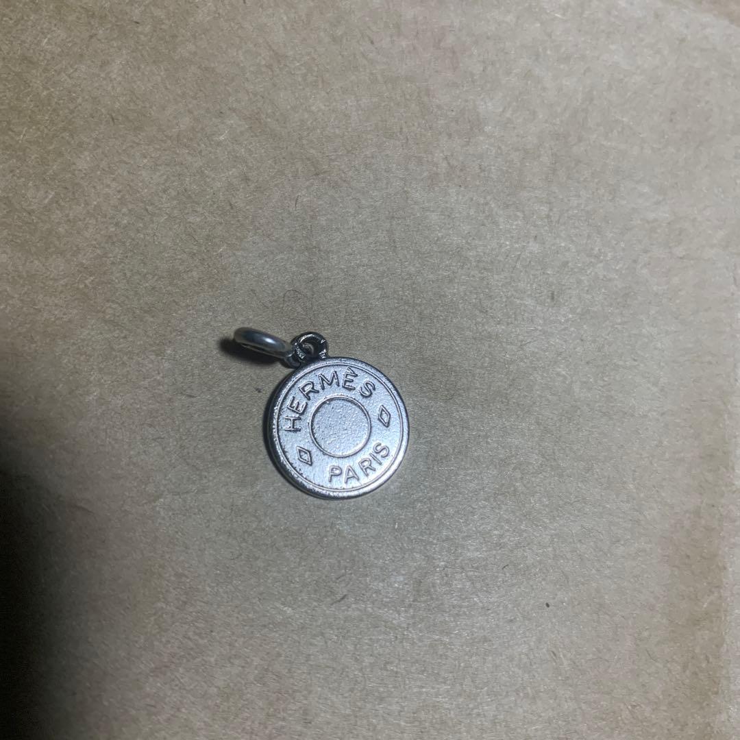 HERMES シルバー 円形チャーム シルバーチェーン付き925刻印あり