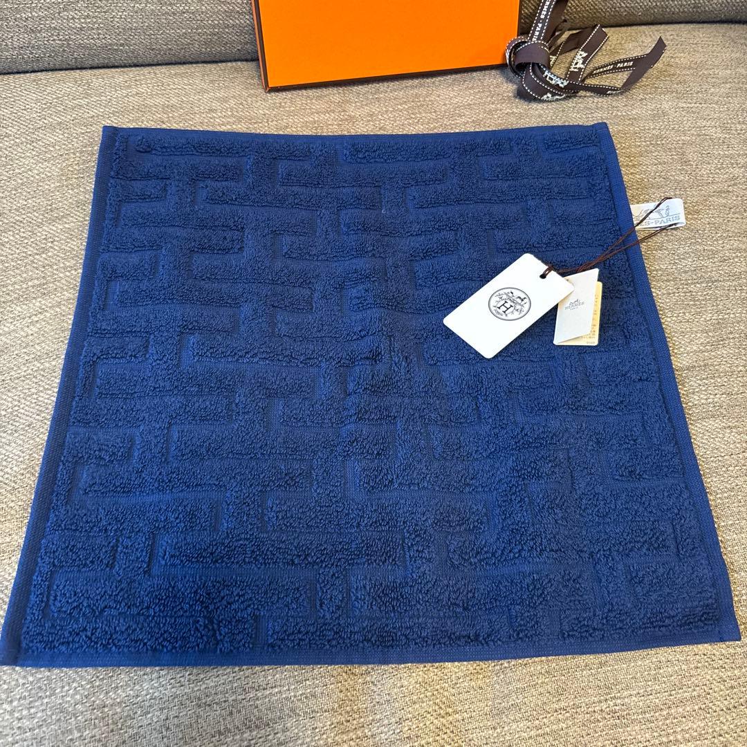 【新品】エルメス ハンカチ 紐・箱付き