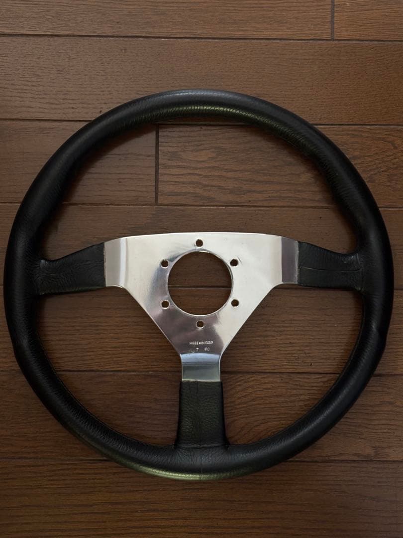 MOMOステアリング　たぶんベローチェだったと思います。