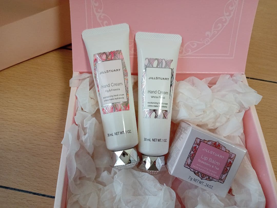 新品！ JILL STUART ハンドクリーム2本とリップバームセット