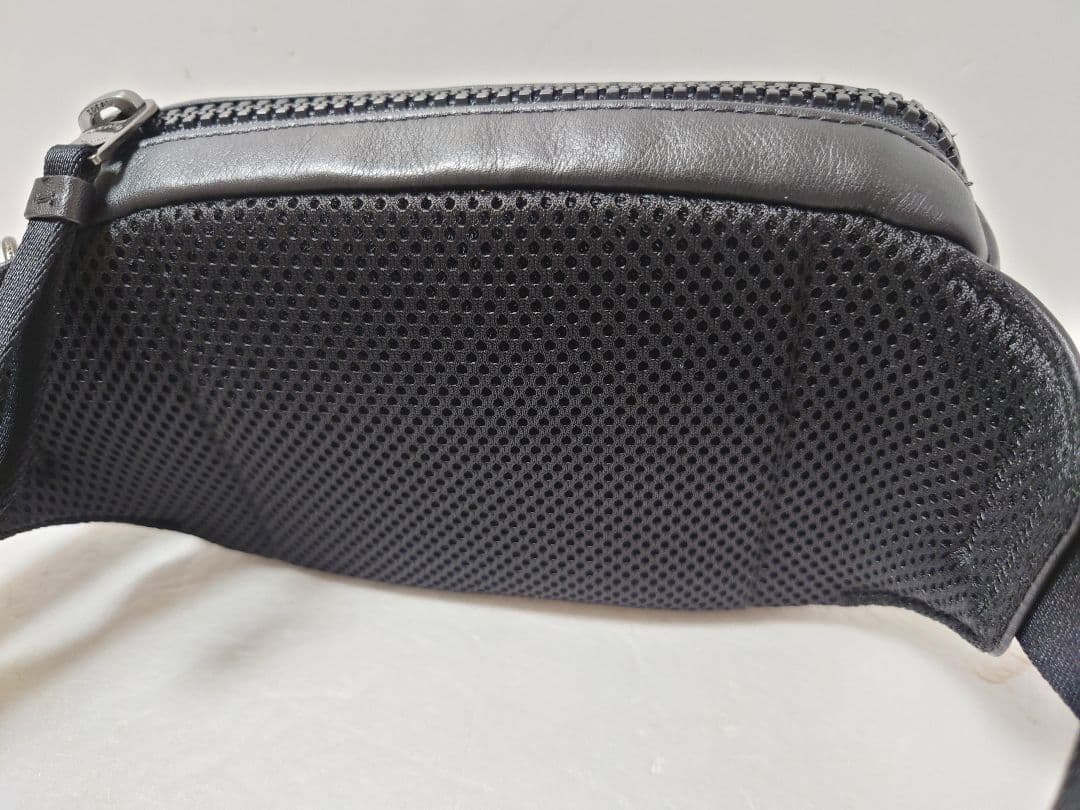 [超美品]COACHコーチウエストポーチ