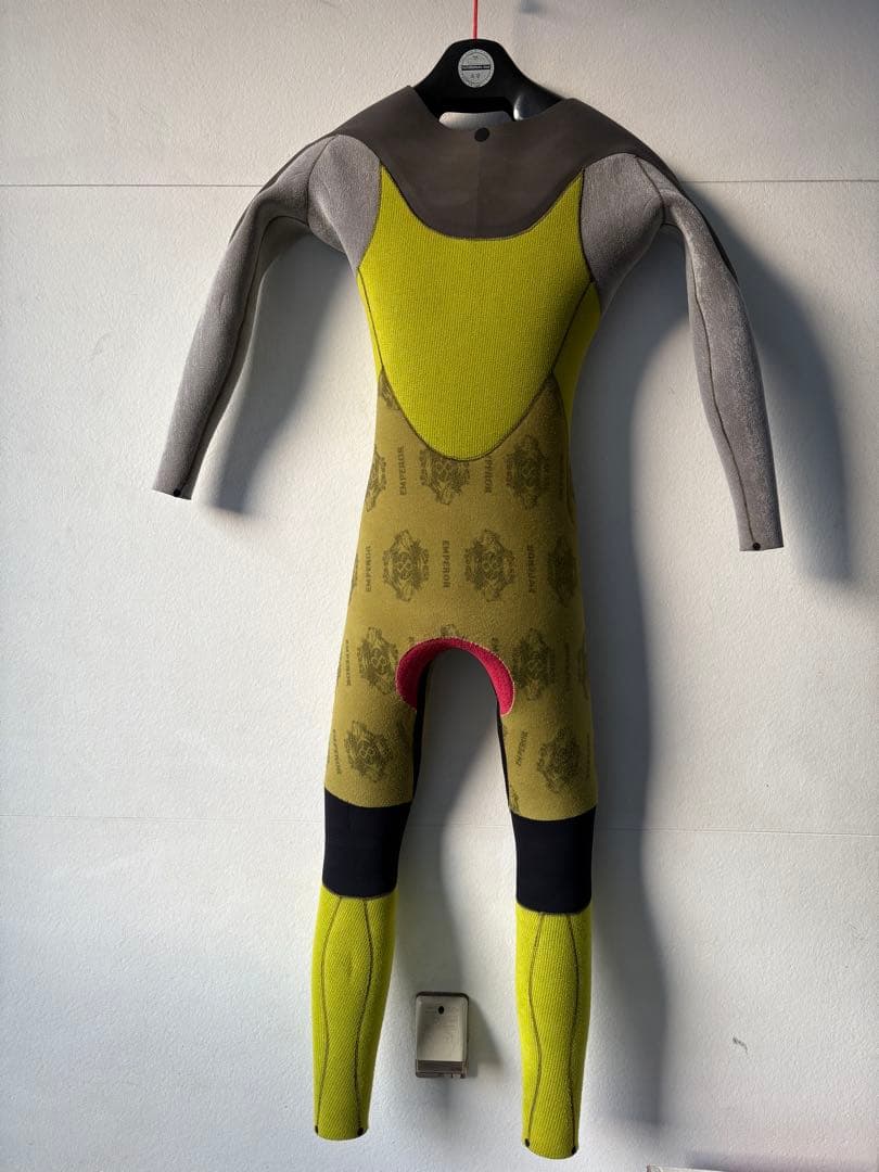 裏起毛で暖か‼︎【RASH】5x3mm セミドライフルスーツ　ラッシュ